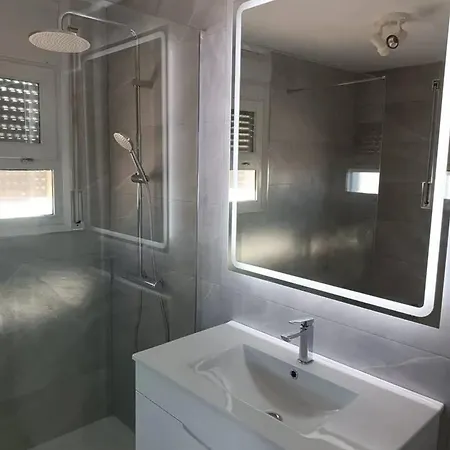 Welcoming In With Private Pool *