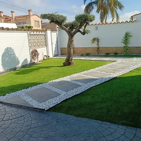 Welcoming In With Private Pool Empuriabrava