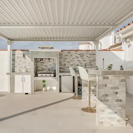 Welcoming In With Private Pool Vil·la