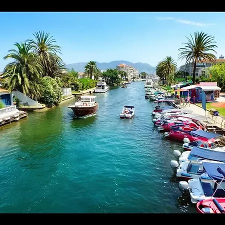 Welcoming In With Private Pool Empuriabrava